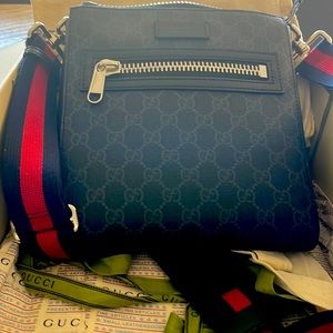 BRAND NEW NEVER USED!! Gucci Messenger Bag!